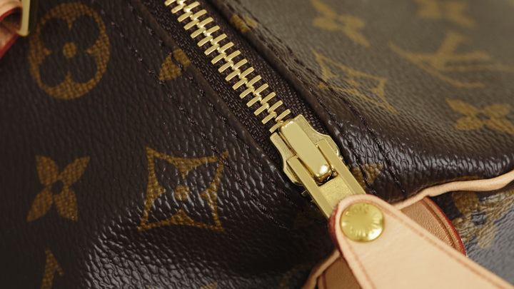 Zipper detail on a Louis Vuitton Speedy