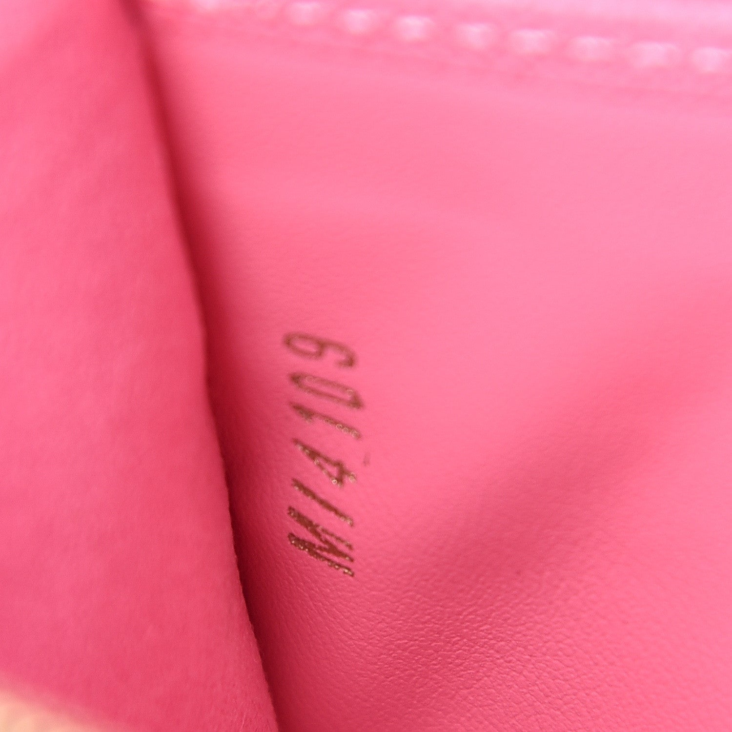 Louis Vuitton Monogram 2019 Christmas Animation Double Zip Pochette 8 of 11