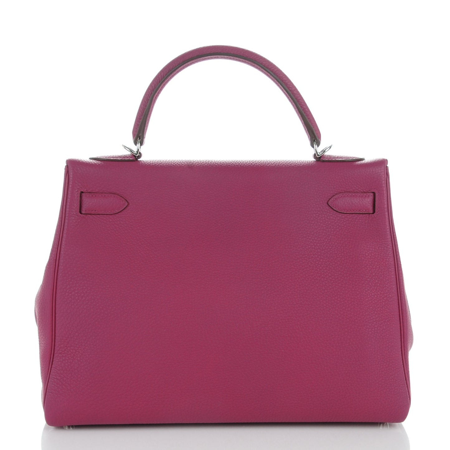 Togo Kelly Retourne 32 Tosca