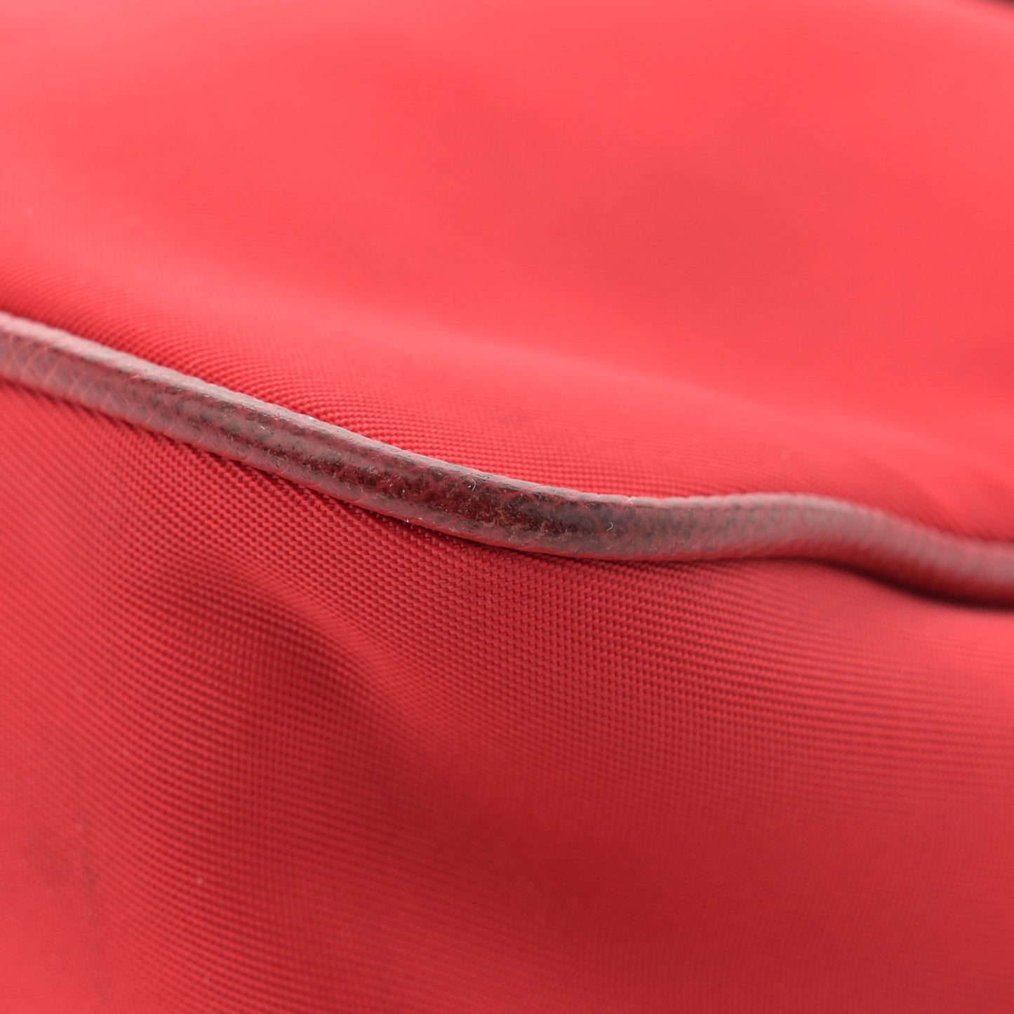 Tessuto Nylon Saffiano Crossbody Bag Rosso