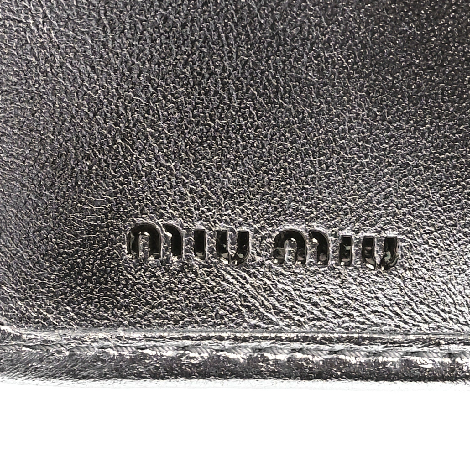 Miu Miu Metallic Nappa Matelasse Bi-Fold Compact Wallet Argento 6 of 9