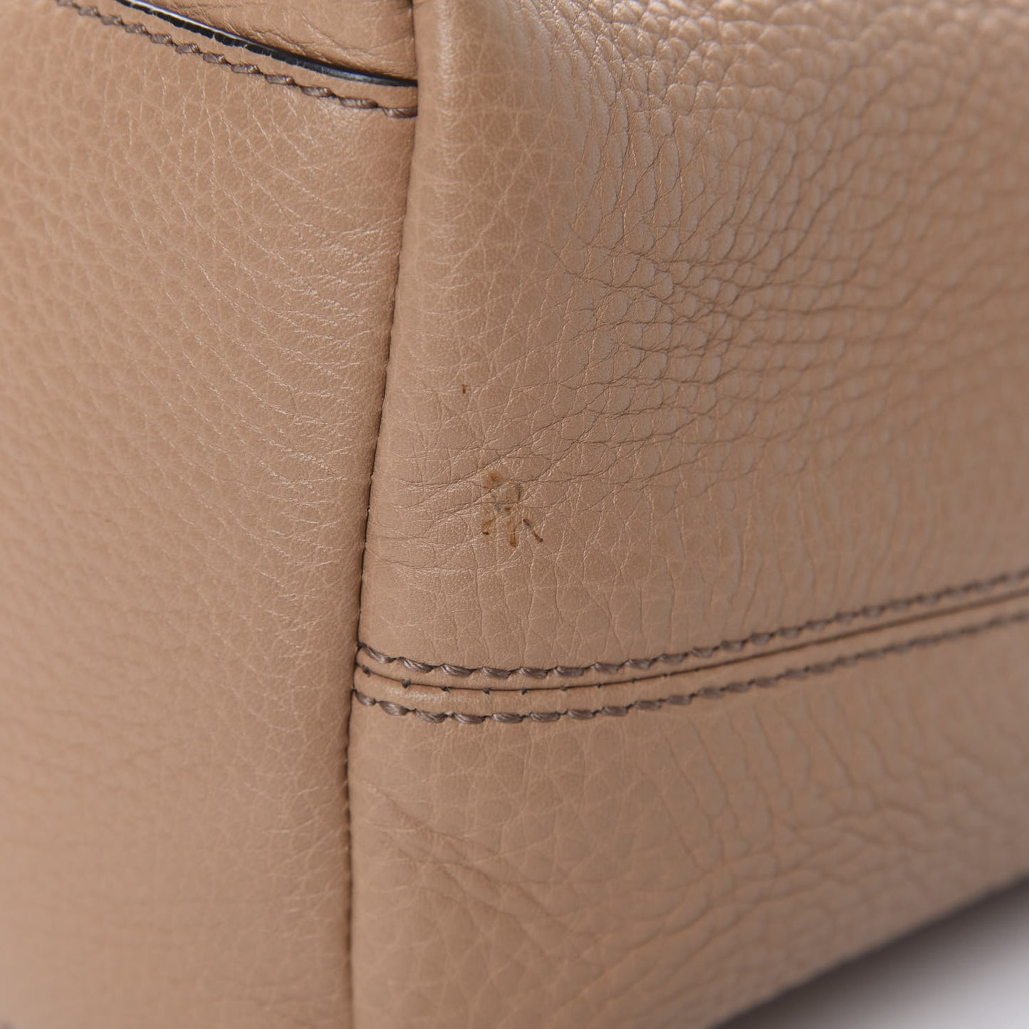 Pebbled Calfskin Medium Soho Chain Shoulder Bag Rose Beige