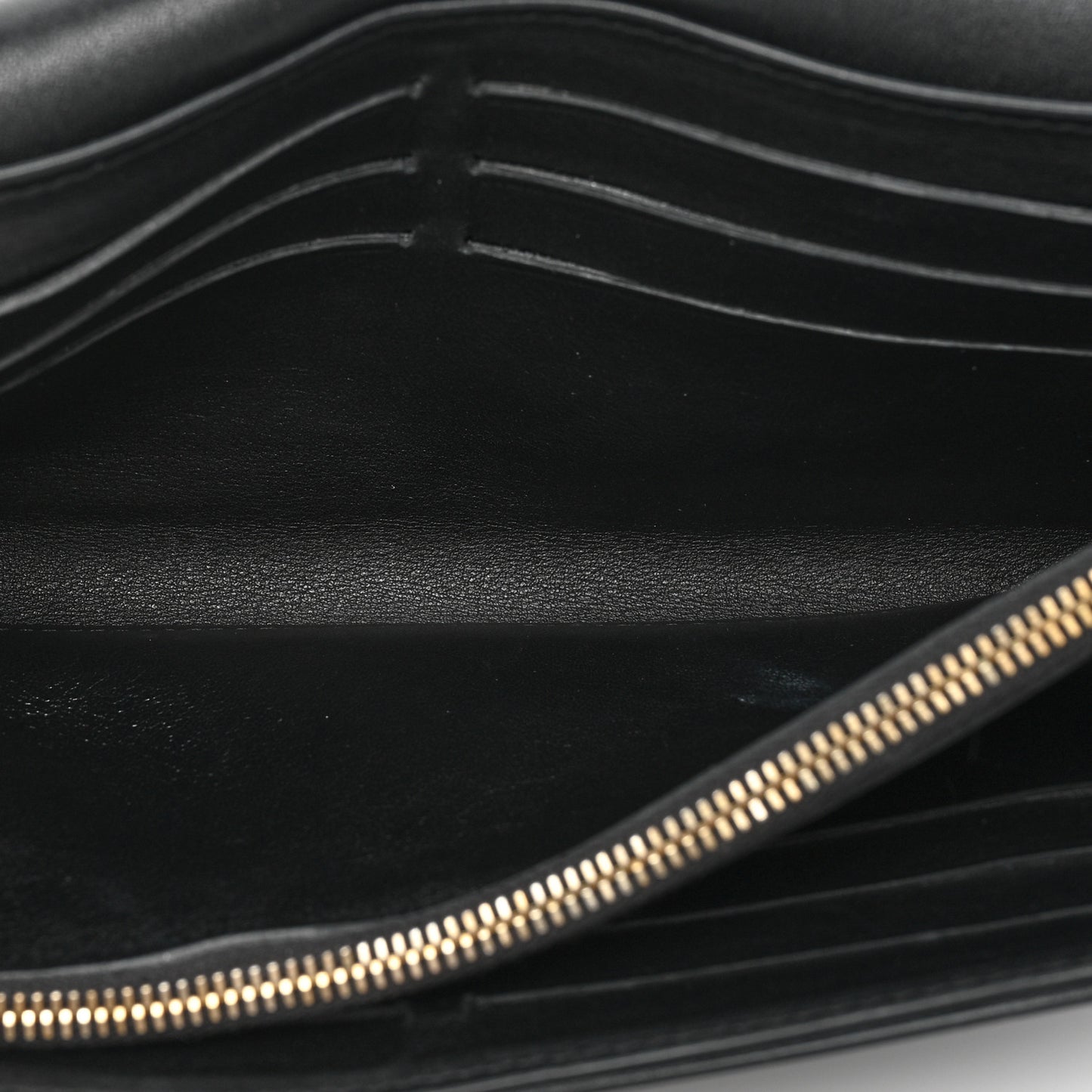 Vitello Rockstud Flap Wallet on Chain Black