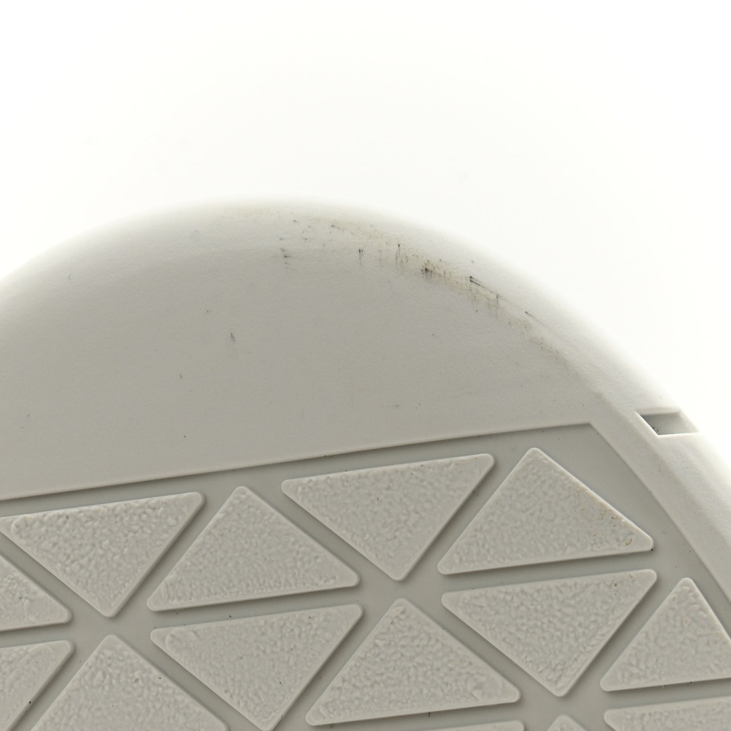 Vitello Metallic Calfskin Metal Triangle Logo Womens Downtown Low Top 30mm Sneakers 35.5 White Platino