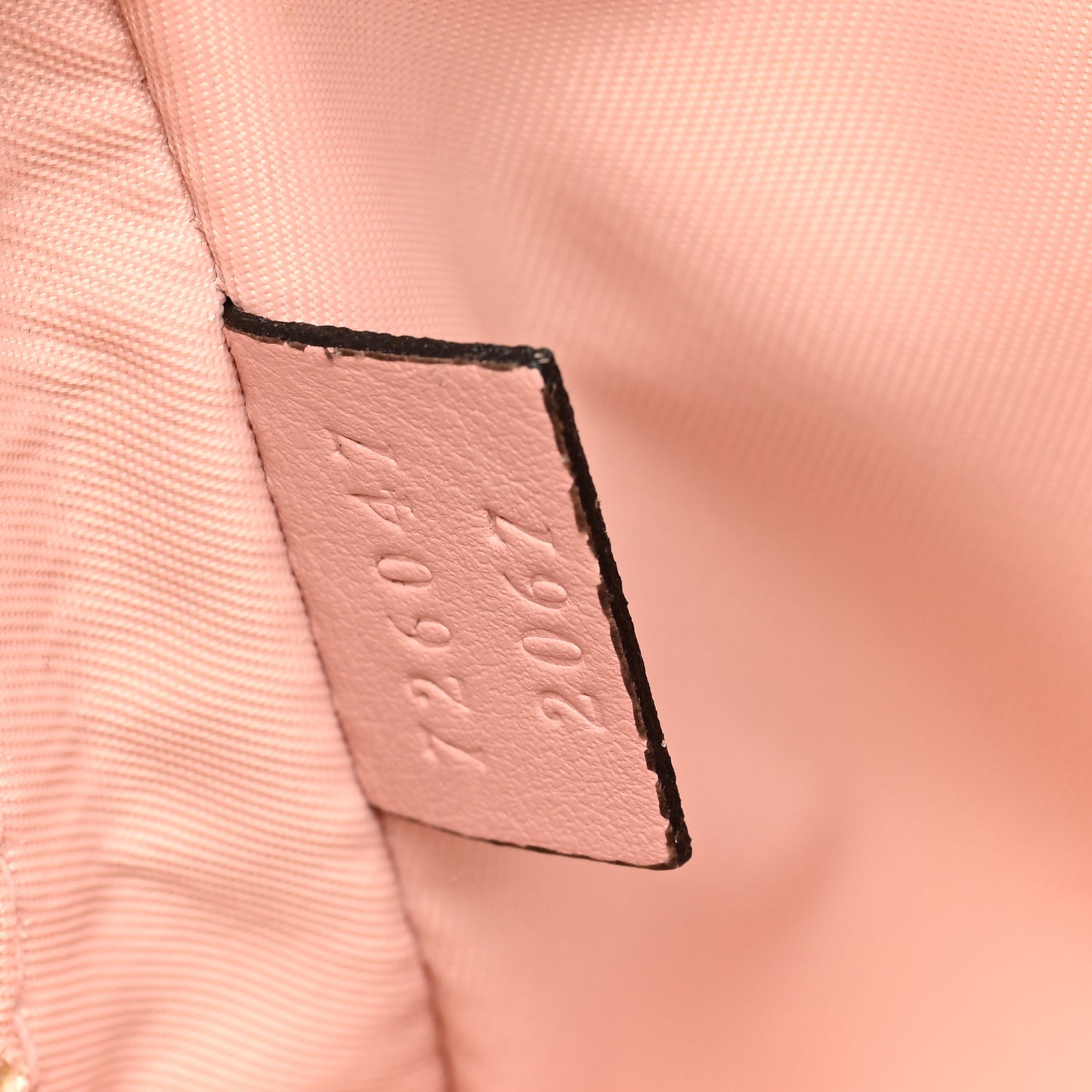 Calfskin GG Matelasse Beauty Case Perfect Pink