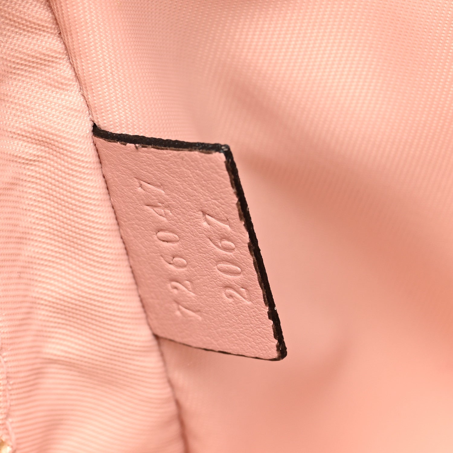 Gucci Calfskin GG Matelasse Beauty Case Perfect Pink 7 of 7