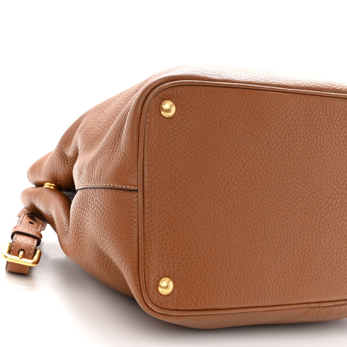 Vitello Daino Zip Tote Cannella