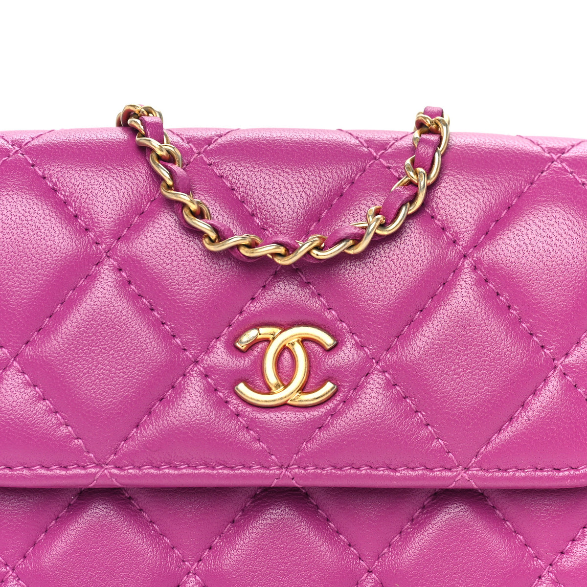 Lambskin Quilted CC Pearl Crush Card Holder With Chain Purple