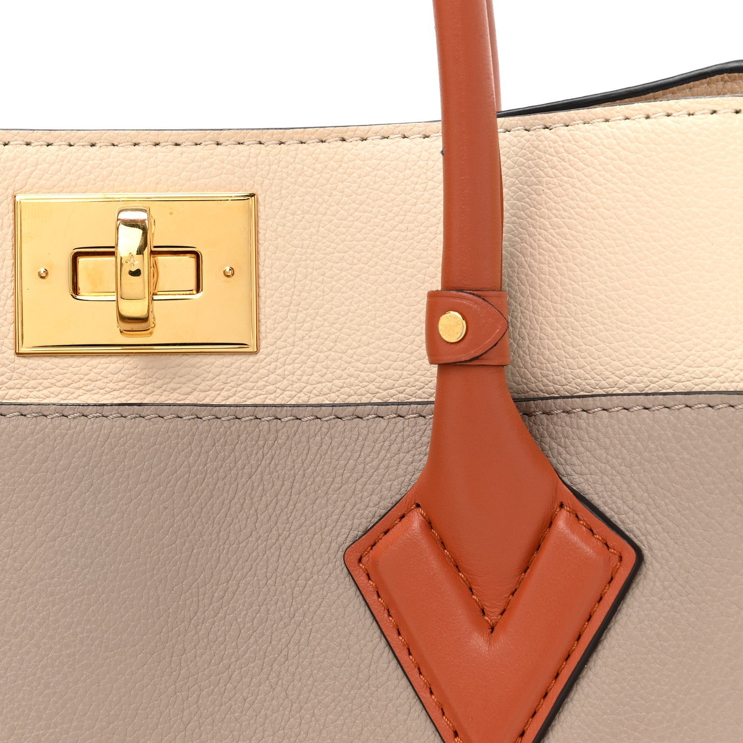 Louis Vuitton Calfskin Monogram Tufting On My Side Galet 7 of 7