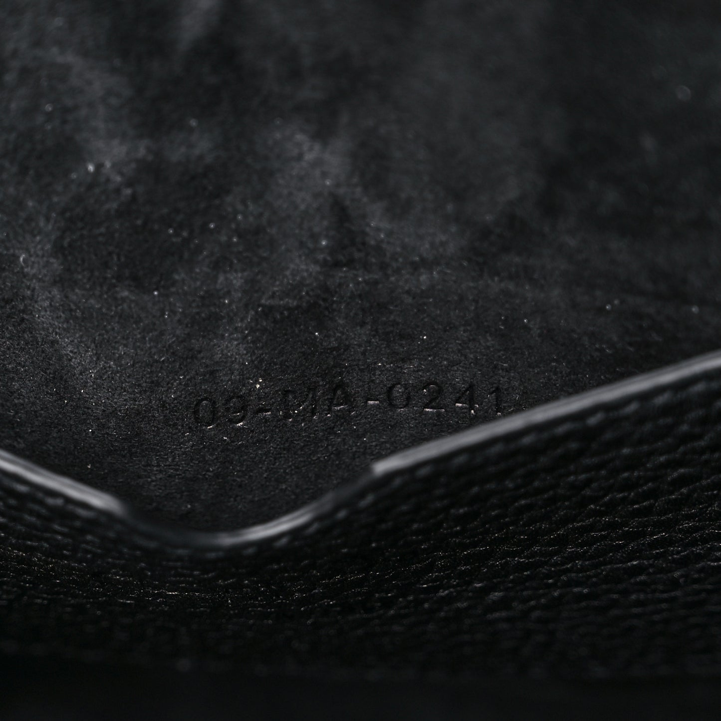 Grained Calfskin Medium Bobby Flap Black