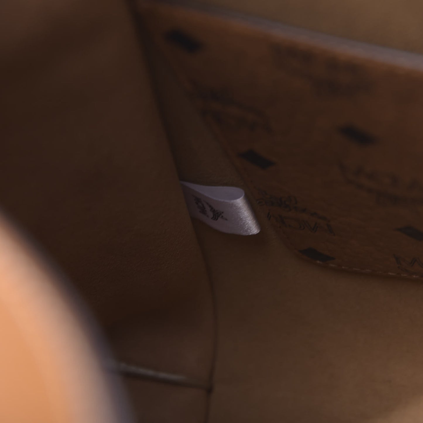 Visetos Medium Luisa Hobo Cognac