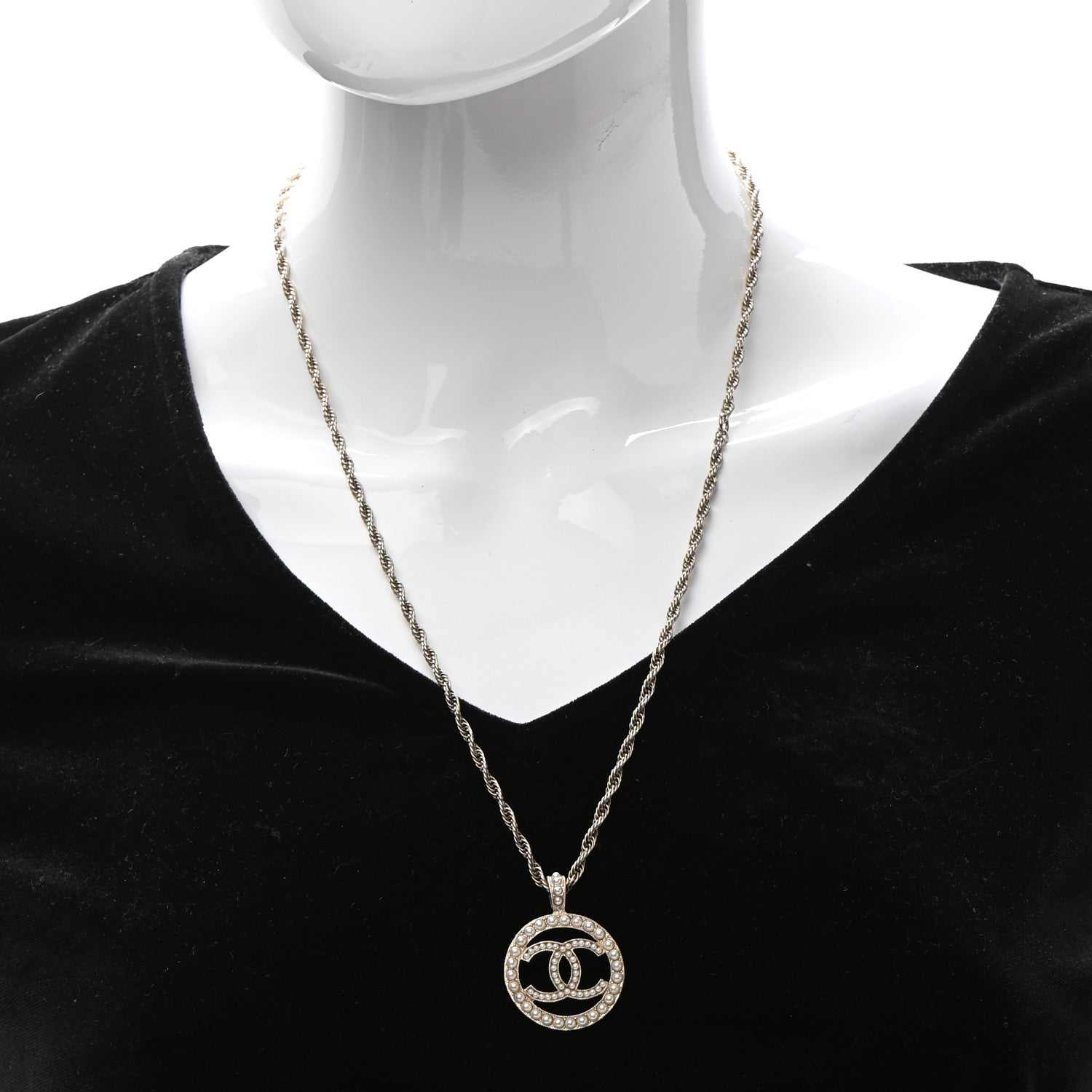 Chanel Pearl CC Round Pendant Necklace Gold 2 of 7
