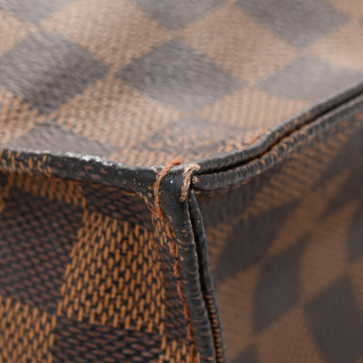 Louis Vuitton Damier Ebene Sac Plat 16 of 18