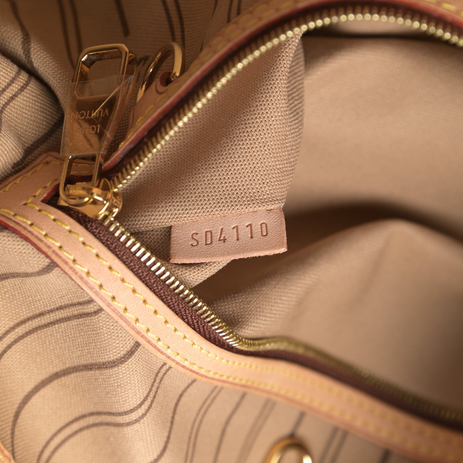 Louis Vuitton Monogram Delightful GM 7 of 15