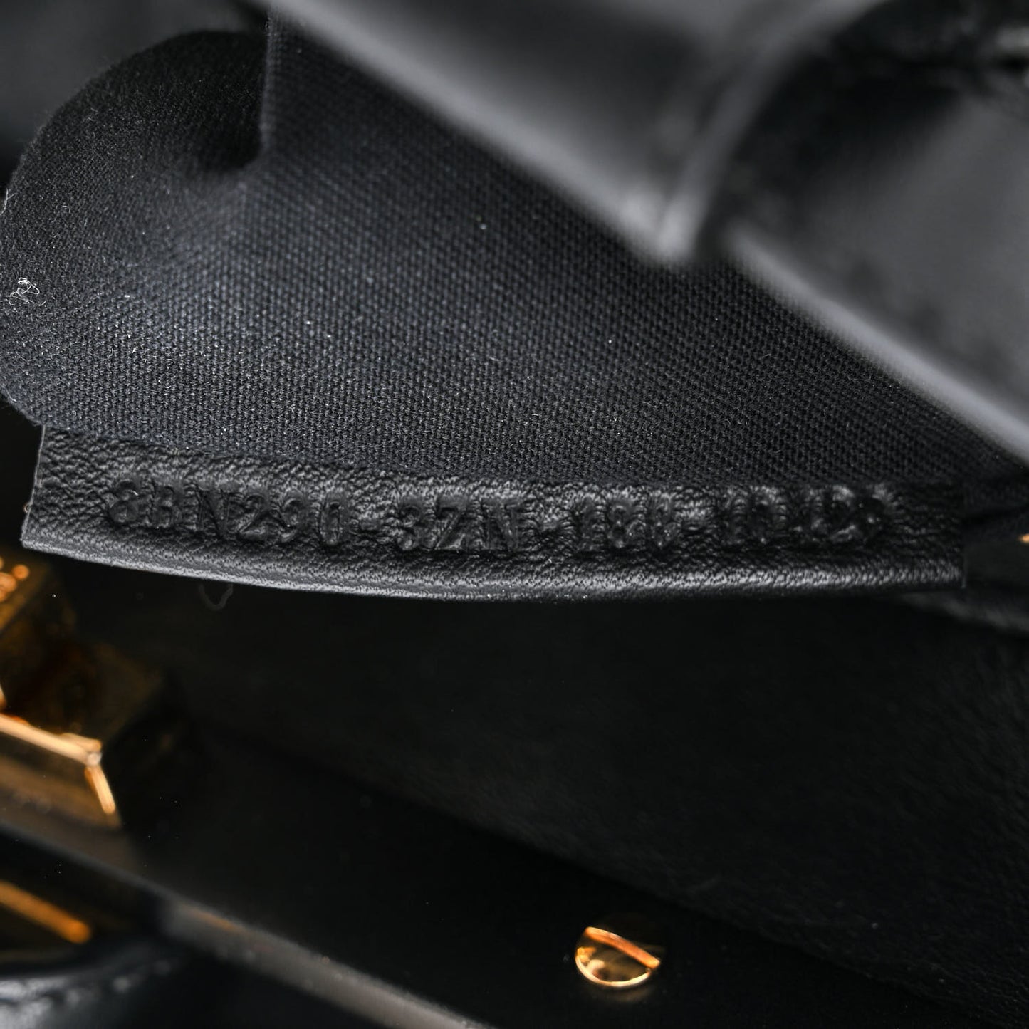 Vitello Seta Shiny Nappa Medium Peekaboo Iconic Satchel Black
