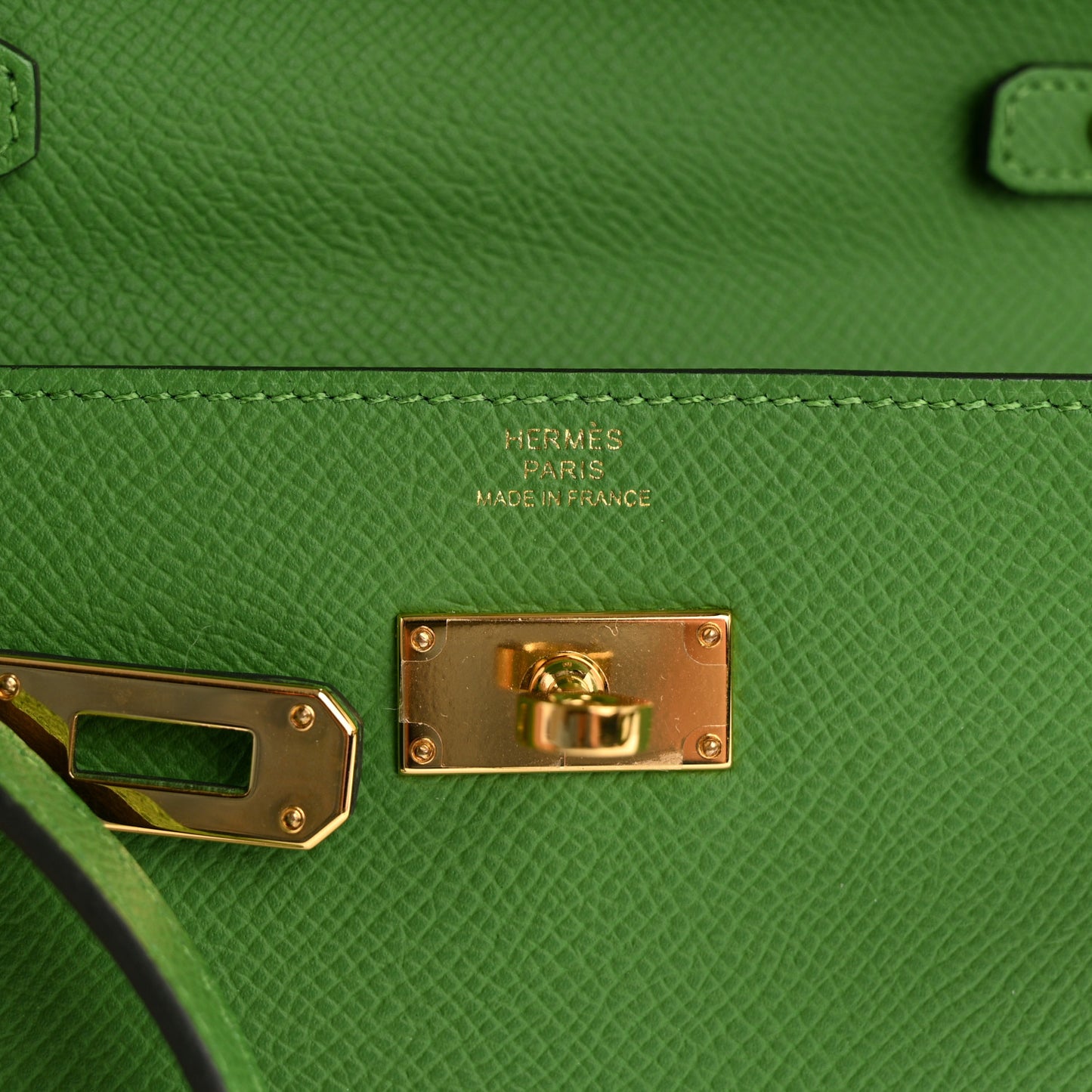 Epsom Kelly Wallet To Go Vert Yucca