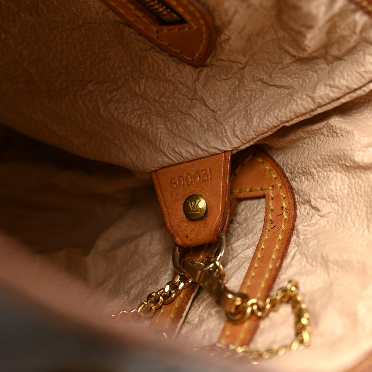 Monogram Petit Bucket 23