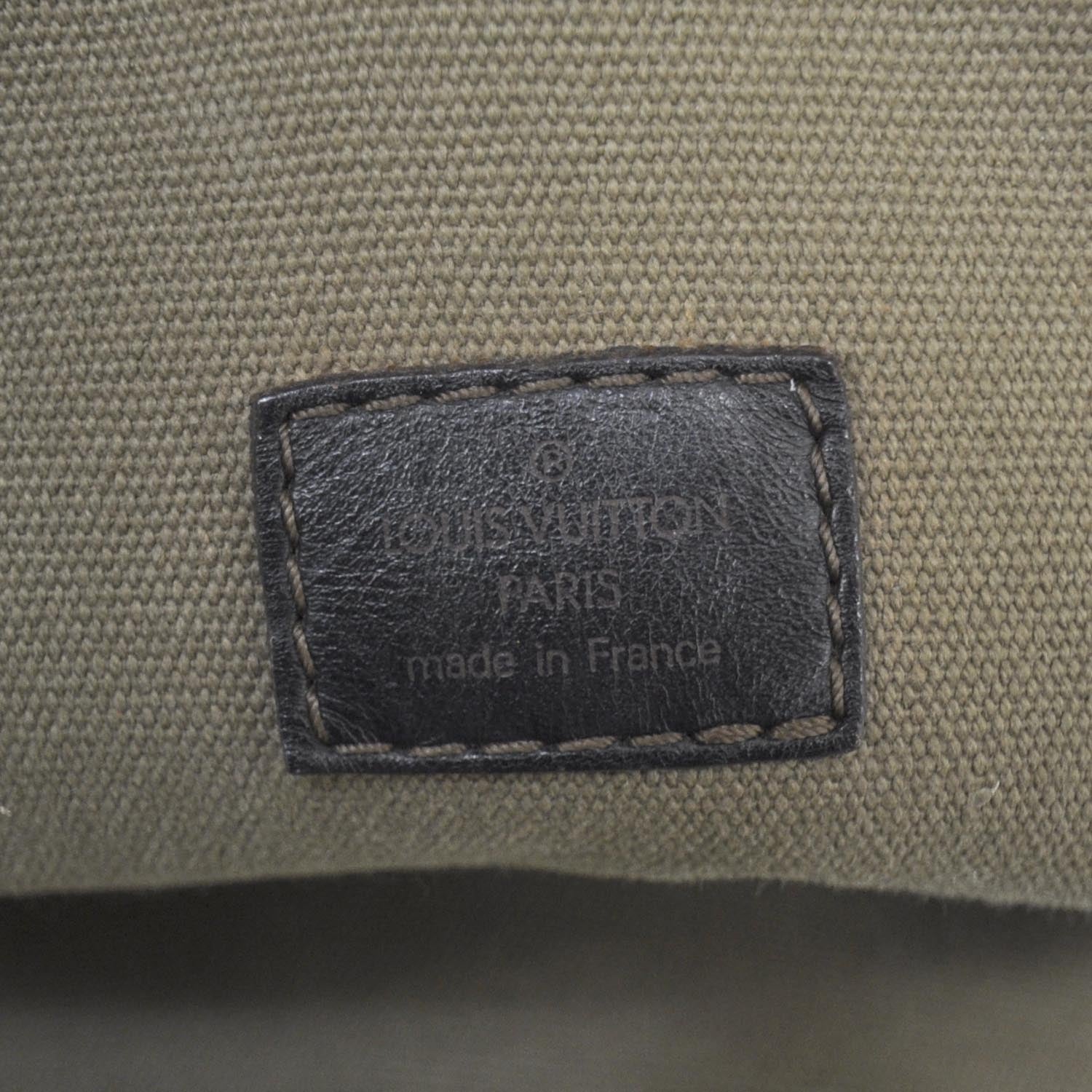 Louis Vuitton Utah Leather Yuma Messenger Bag Coffee 7 of 11