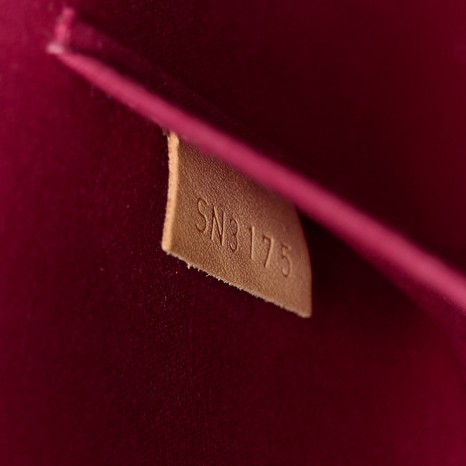 Louis Vuitton Vernis Alma BB Rose Indien 7 of 12