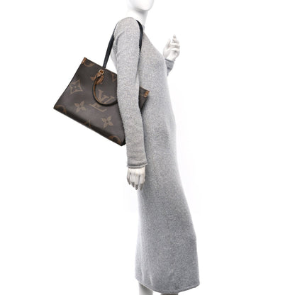 Louis Vuitton Reverse Monogram Giant Onthego MM 2 of 7