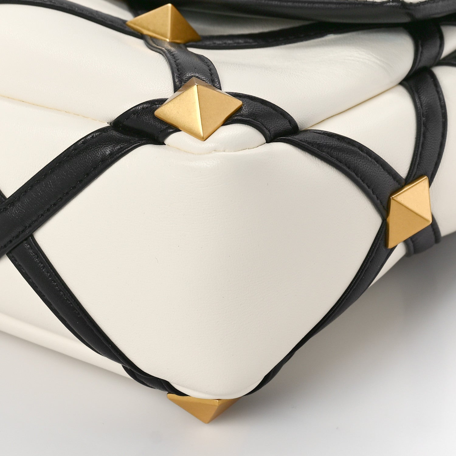 Valentino Garavani Nappa Large Roman Stud Shoulder Bag Ivory Black 8 of 9