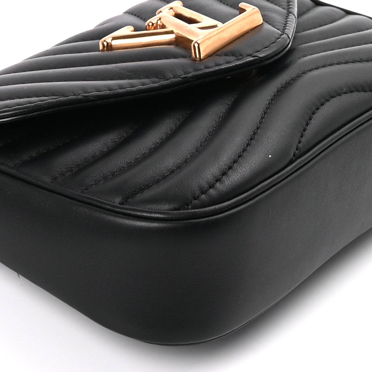 Calfskin New Wave Chain MM  Black