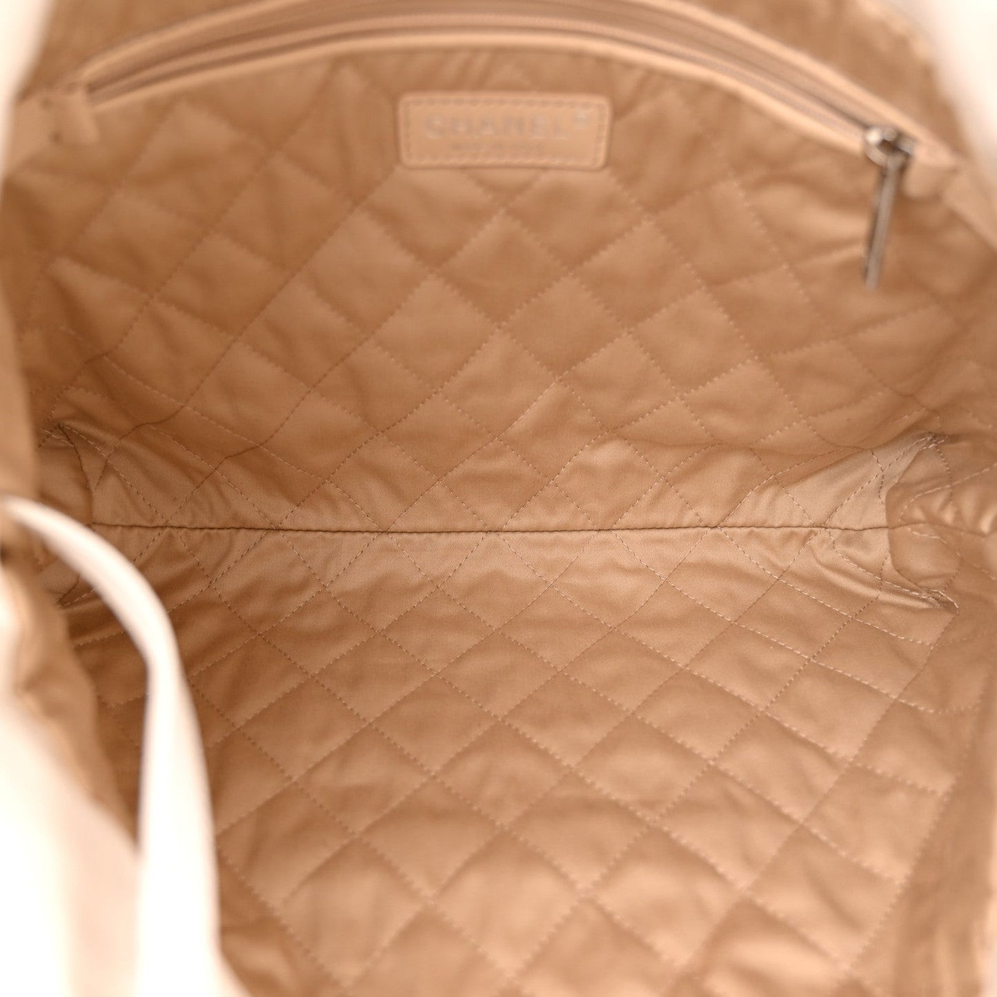 Shiny Calfskin Quilted Small 22 White