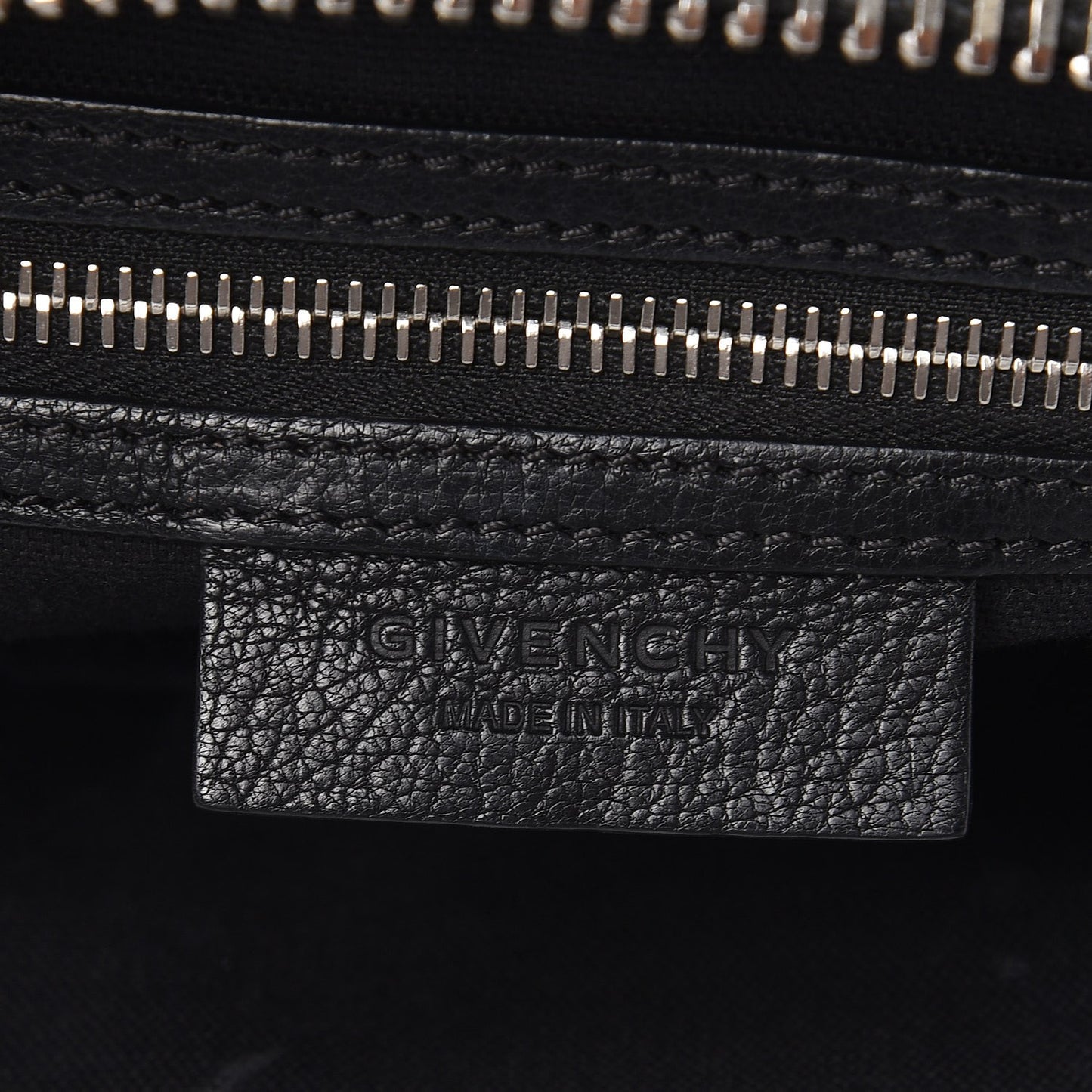 Sugar Goatskin Medium Antigona Black