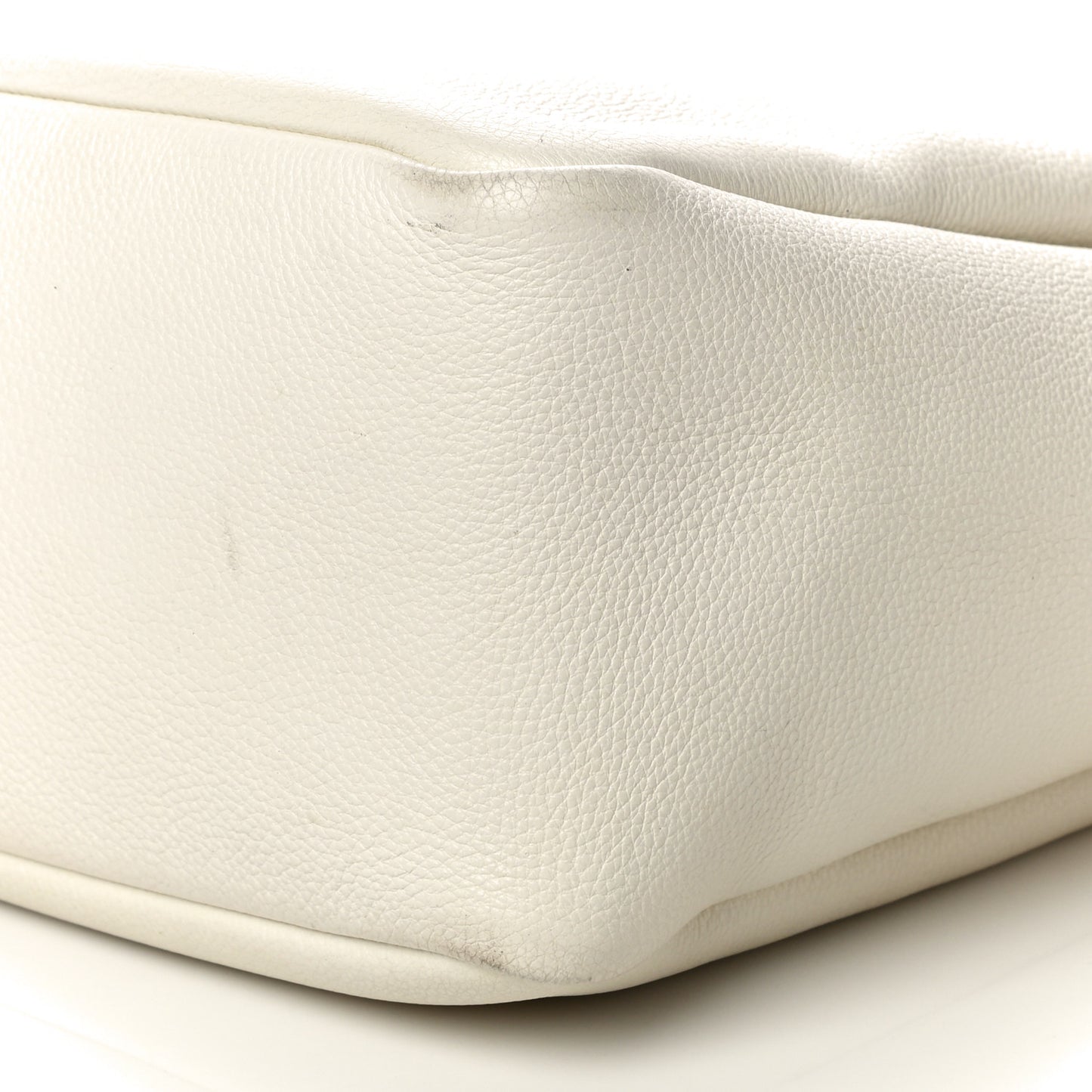 Vitello Daino Dynamique Tote White Caramel
