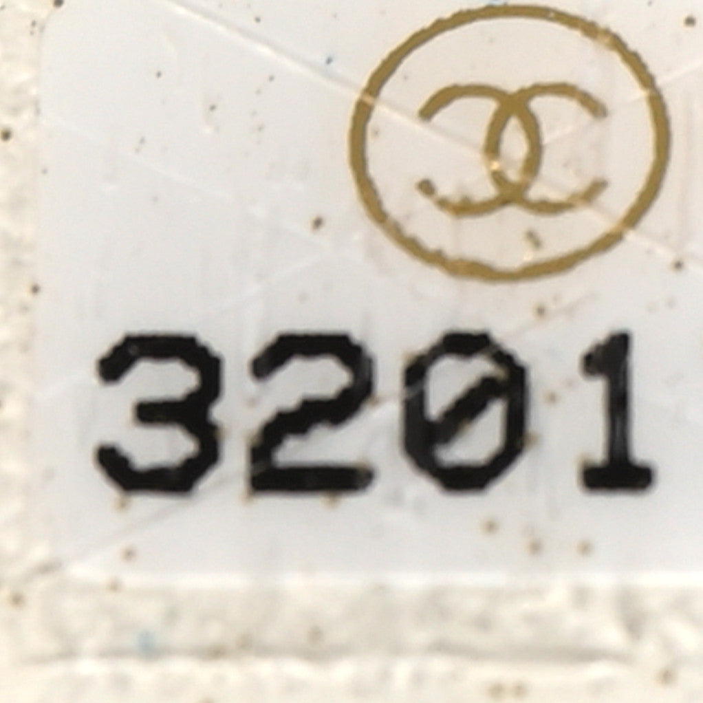 Caviar Quilted Small Vanity Case With Chain White