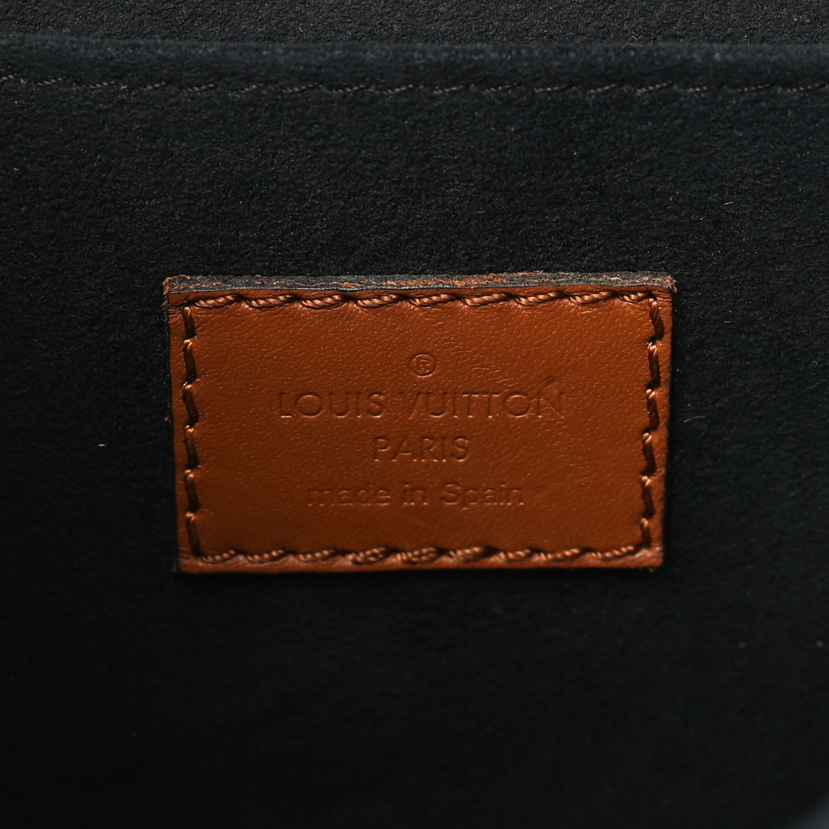 Reverse Monogram Dauphine MM