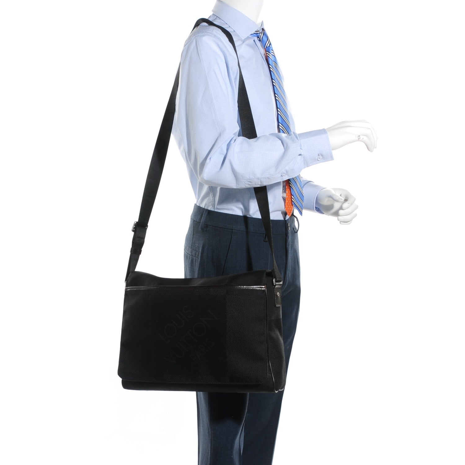 Louis Vuitton Damier Geant Messenger Bag Black 2 of 9