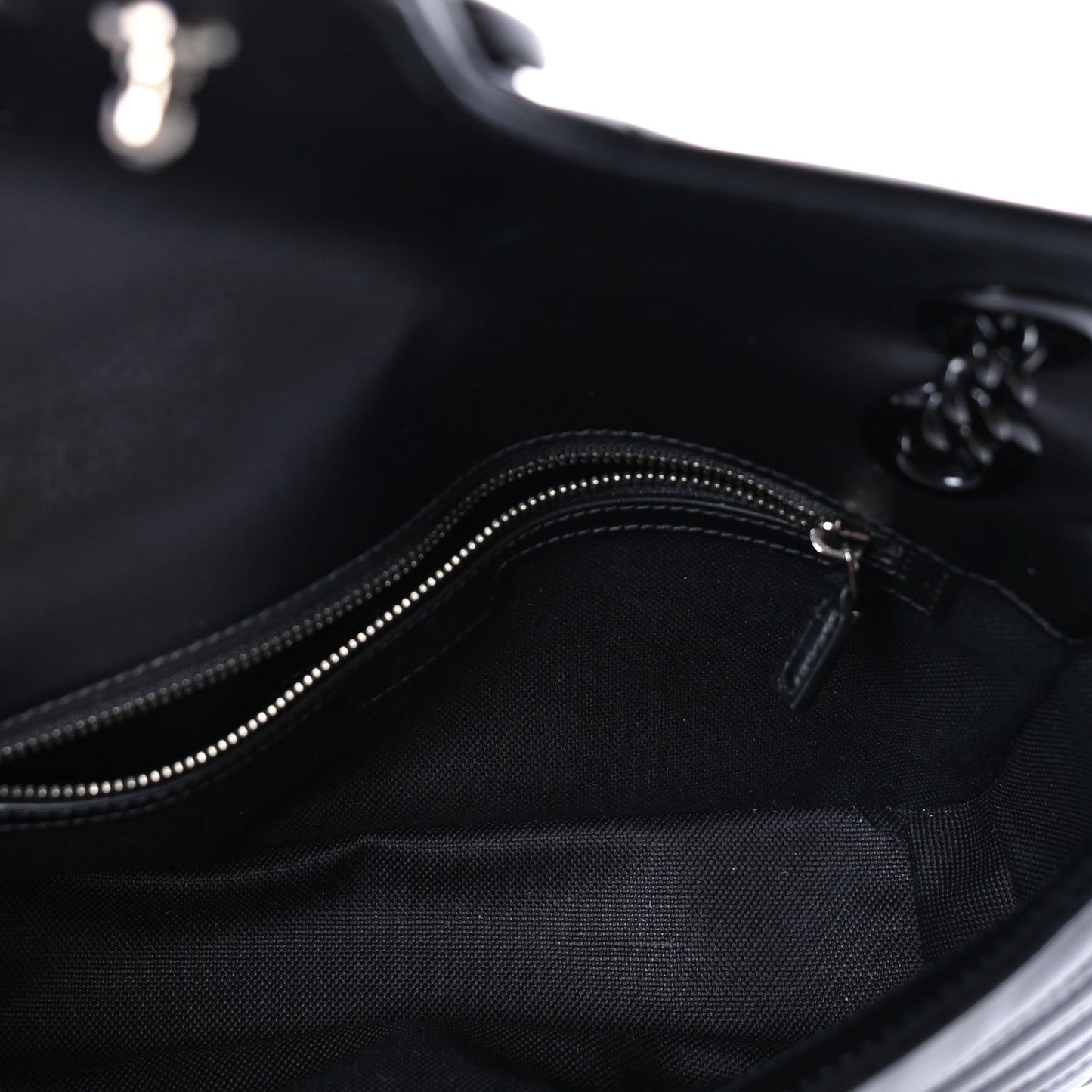 Calfskin Matelasse Monochrome Small GG Marmont Shoulder Bag Black