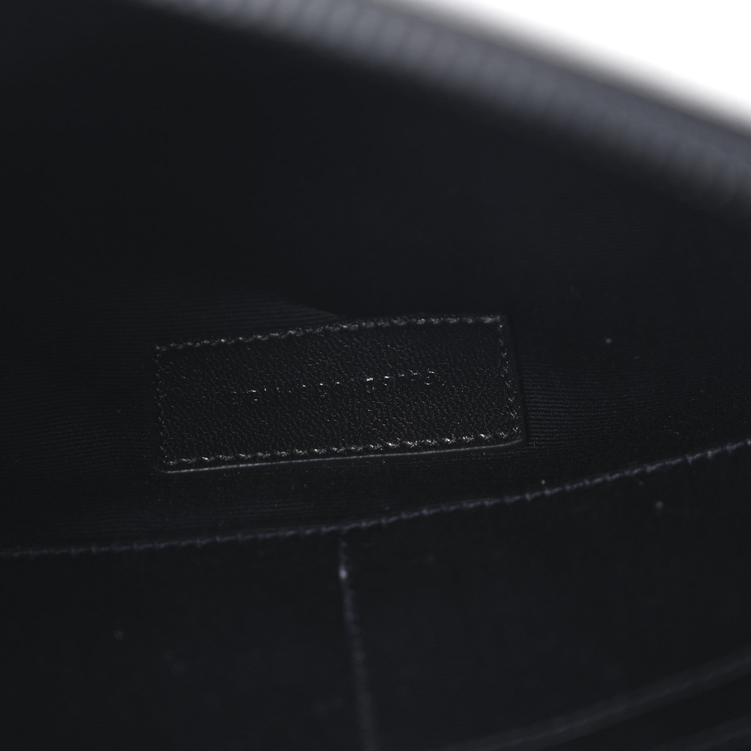 Saint Laurent Grain De Poudre Zipped Tablet Holder Black 7 of 7