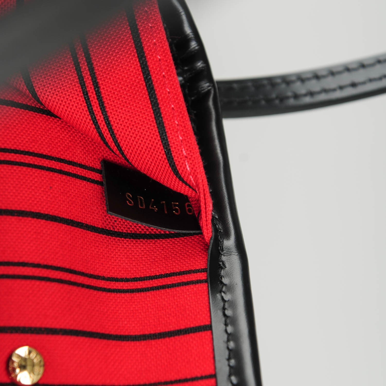 Louis Vuitton Monogram World Tour Neverfull MM 9 of 9