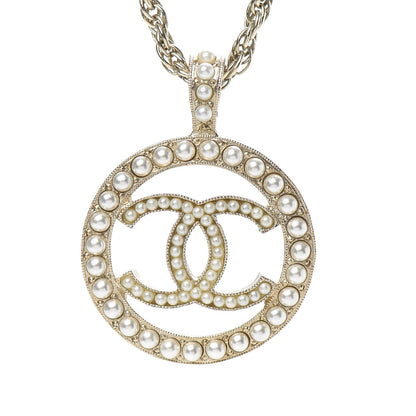 Chanel Pearl CC Medallion Necklace Gold 4 of 5