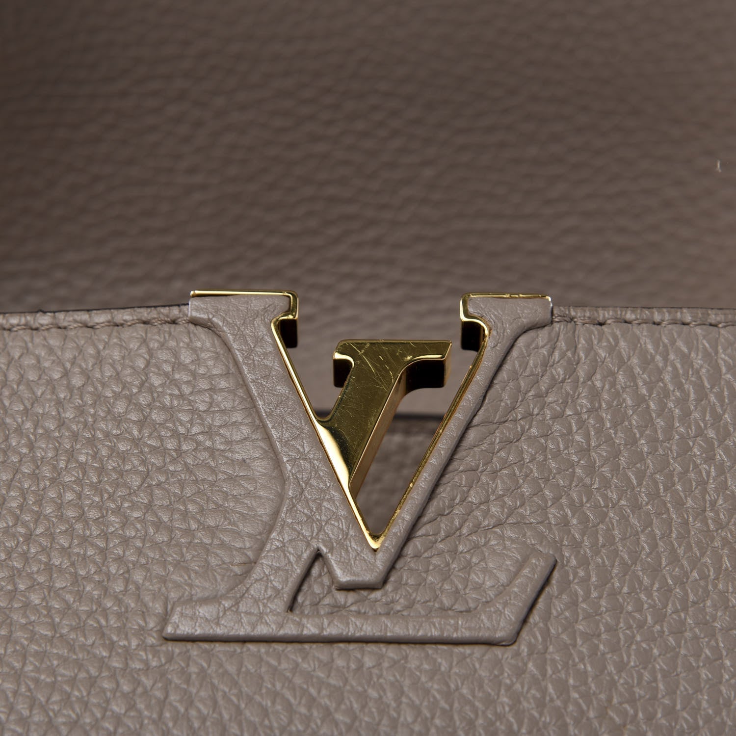 Louis Vuitton Taurillon Capucines MM Galet 8 of 10