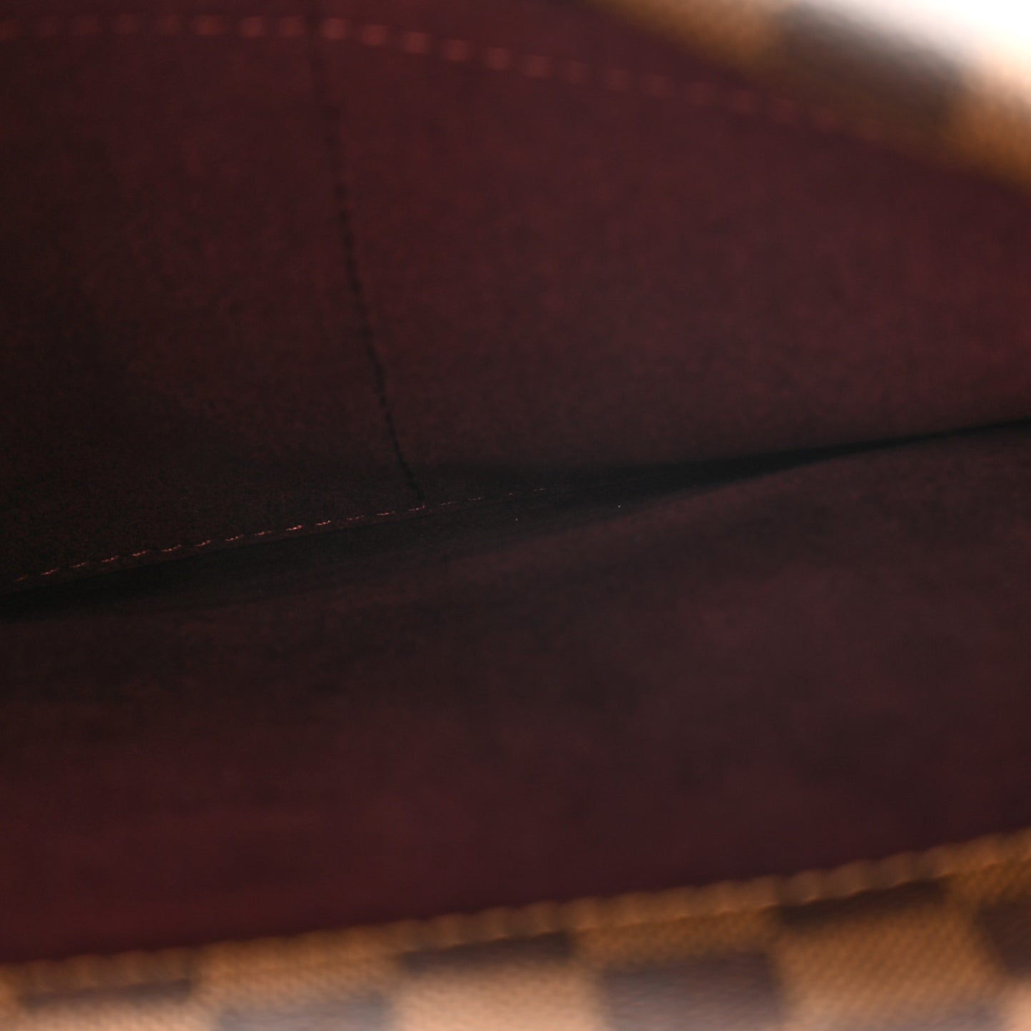 Damier Ebene Pochette Ascot