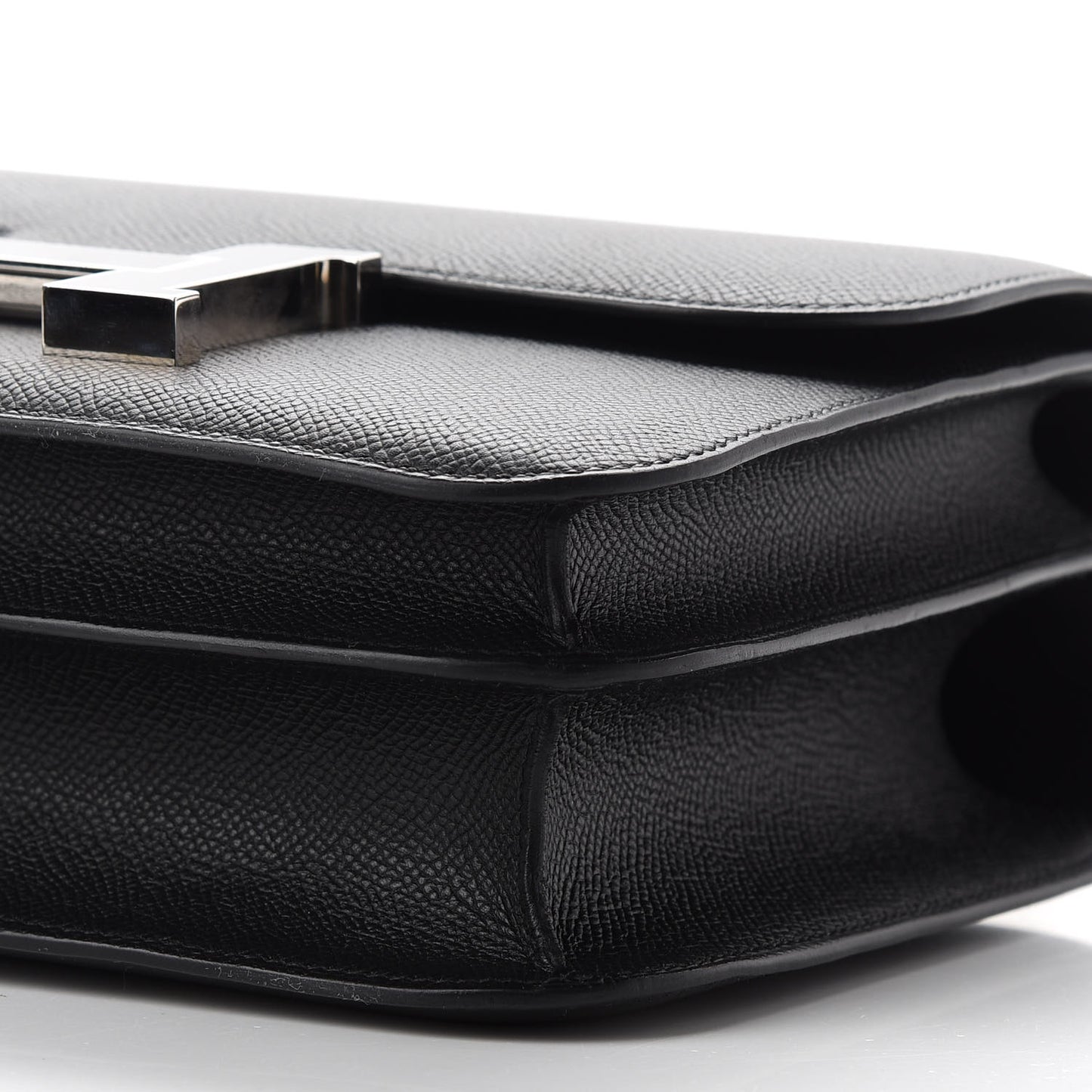 Epsom Horseshoe Enamel Constance 24 Black