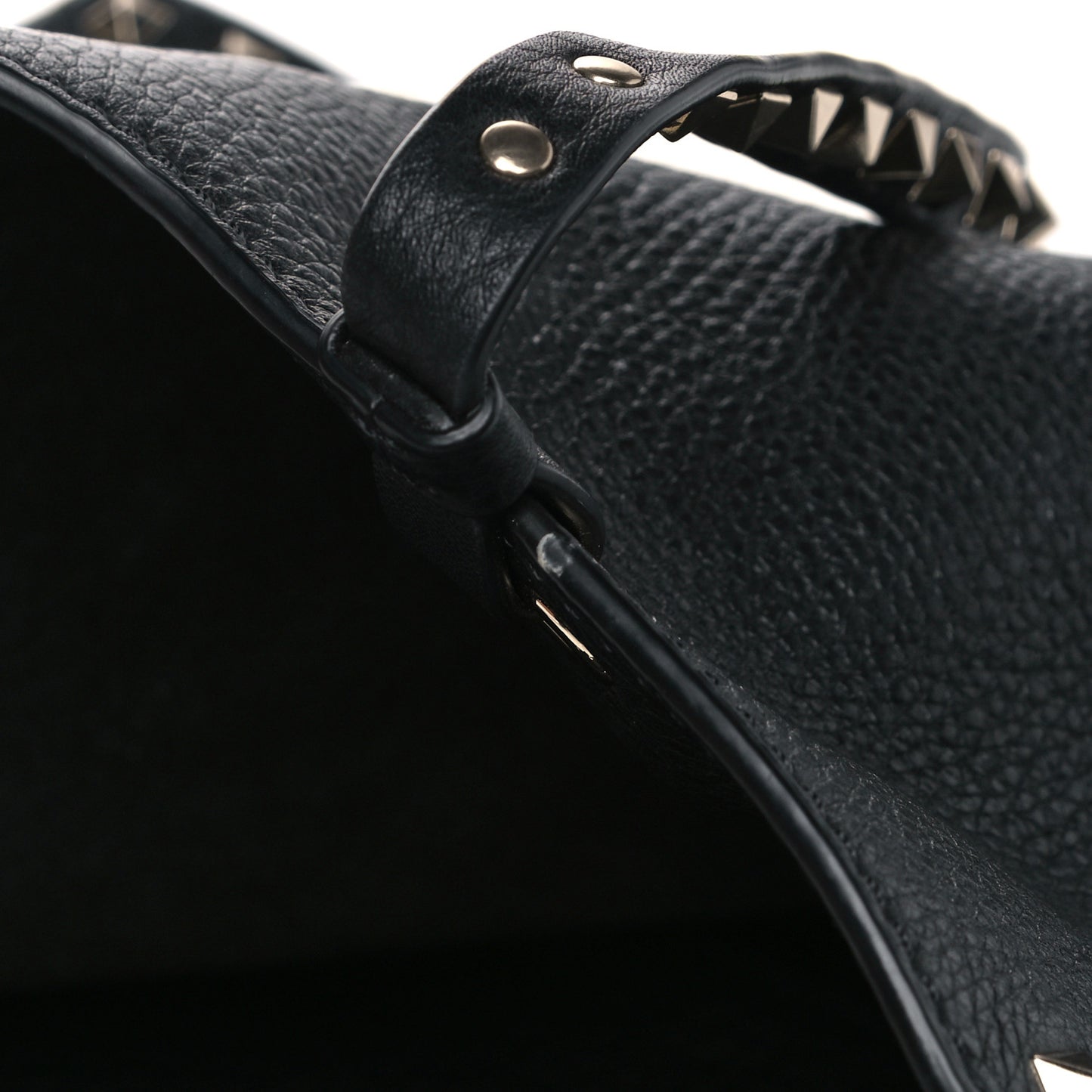 Pebbled Calfskin Medium Rockstud Tote Black