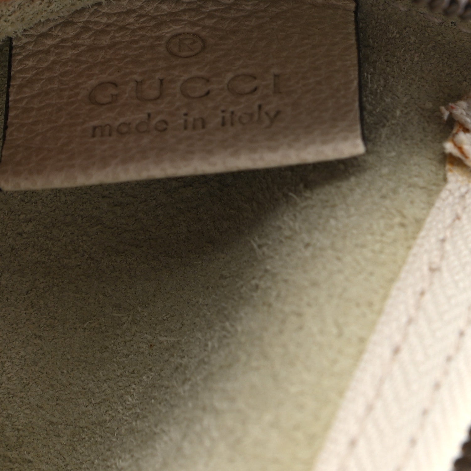 Gucci Pebbled Calfskin Large Logo Portfolio Clutch Ivory 9 of 9
