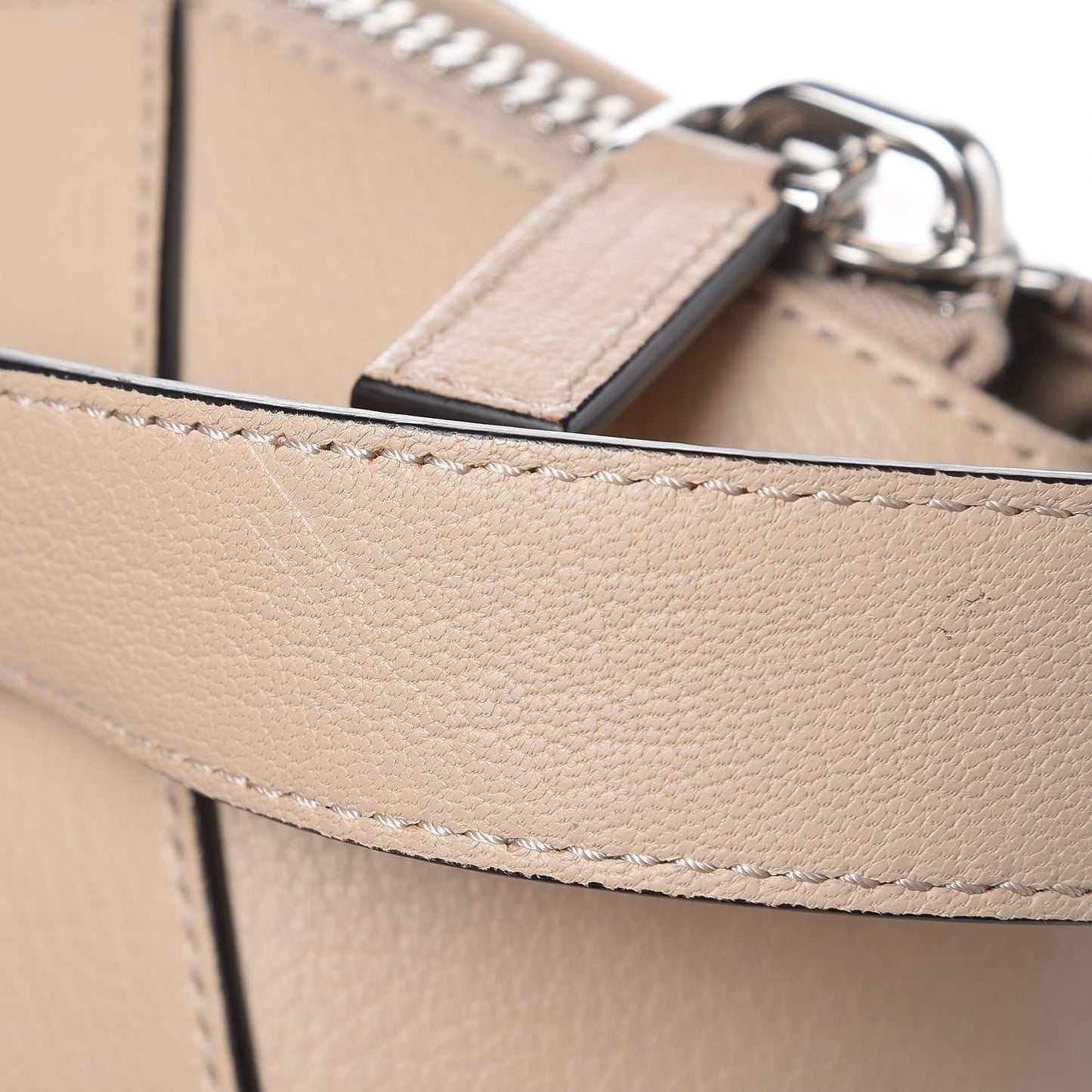 Sugar Goatskin Medium Antigona Mastic