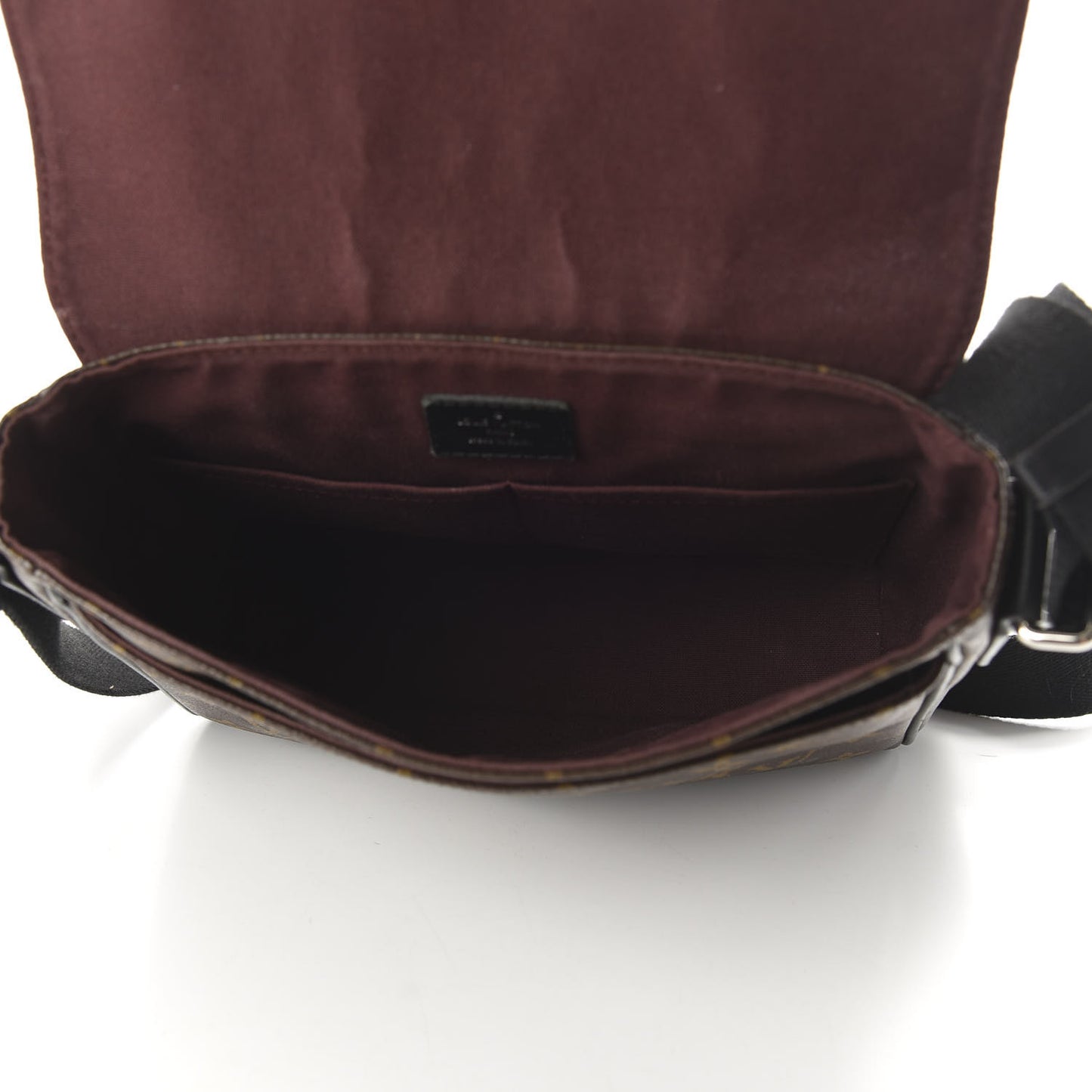 Monogram Macassar District PM