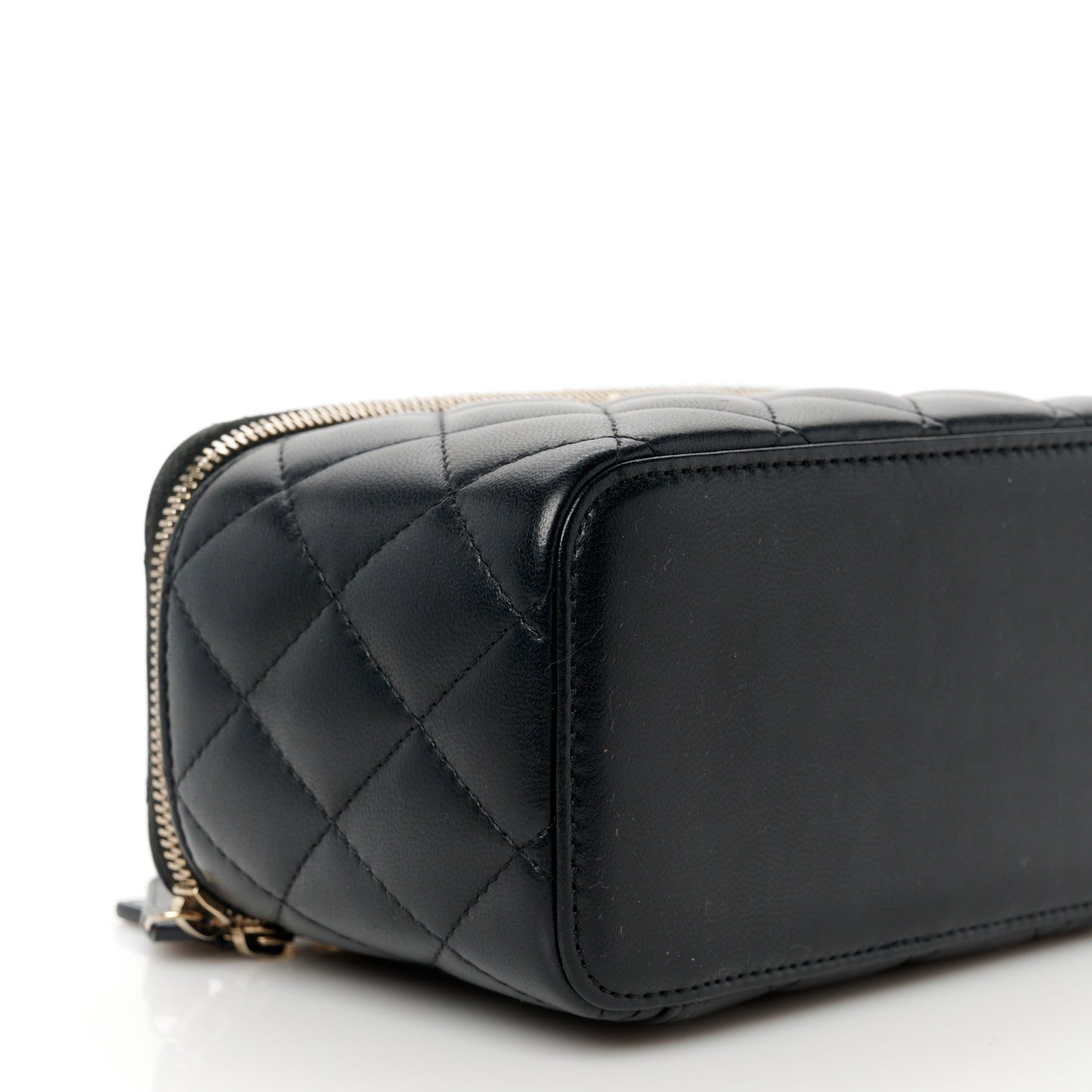 Lambskin Quilted Pearl Crush Small Vanity Case With Chain Black