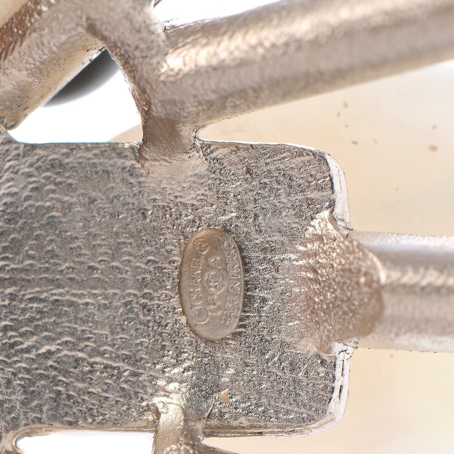 Crystal Baguette White Agate CC Knuckle Ring White Black