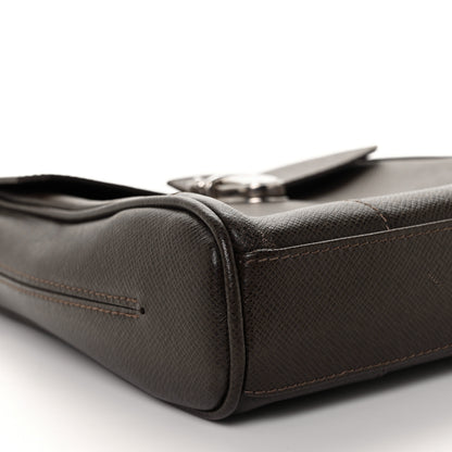 Louis Vuitton Taiga Luka Grizzli 7 of 9