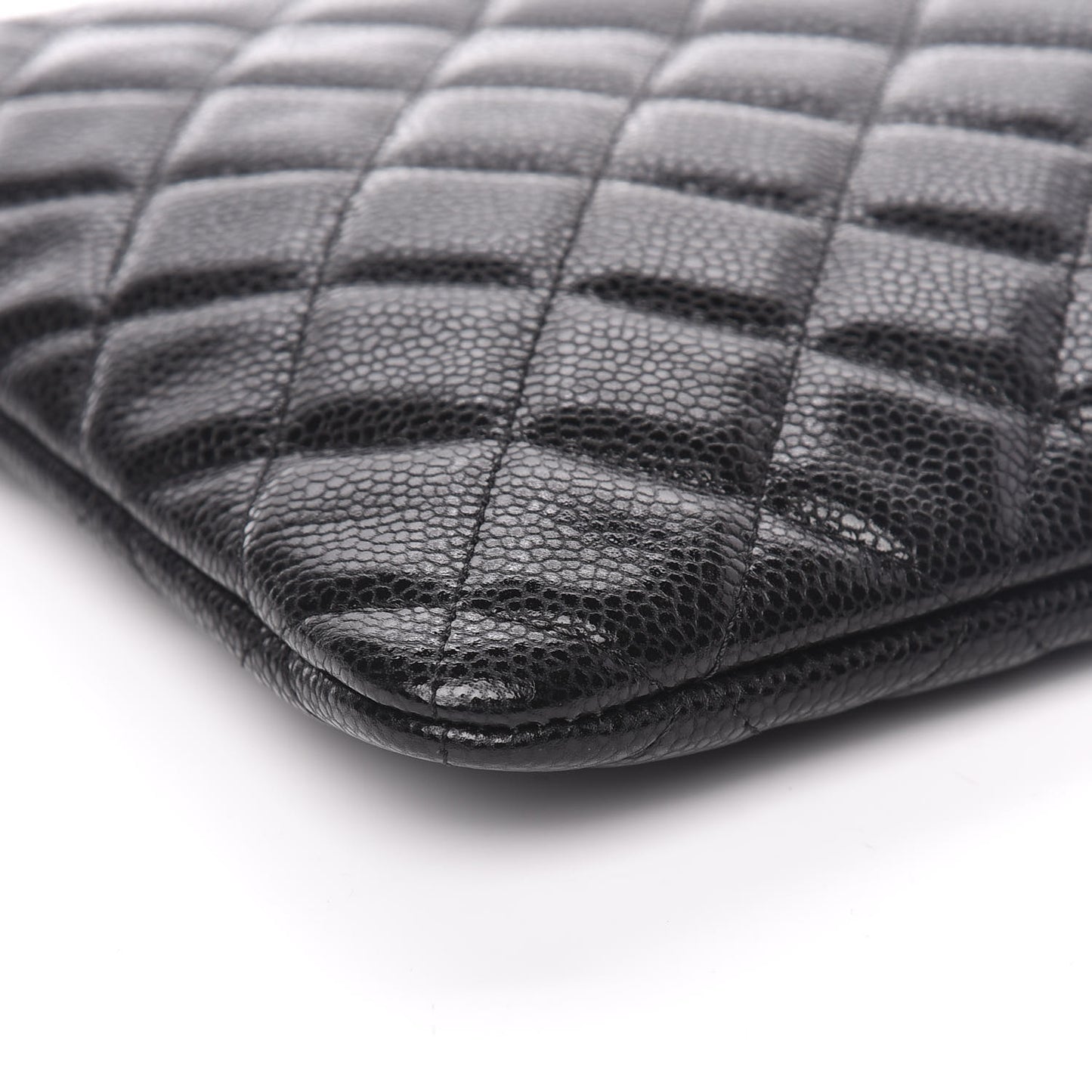Caviar Quilted Medium Cosmetic Case Black