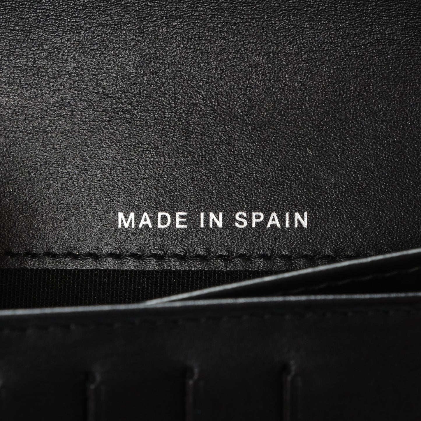 Caviar Timeless CC Yen Wallet Black