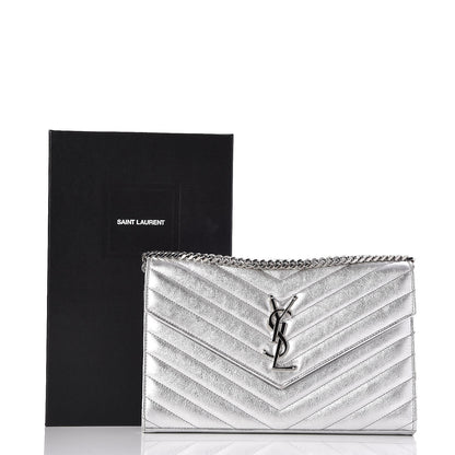 Saint Laurent Metallic Lambskin Matelasse Chevron Monogram Chain Wallet Argento 8 of 8