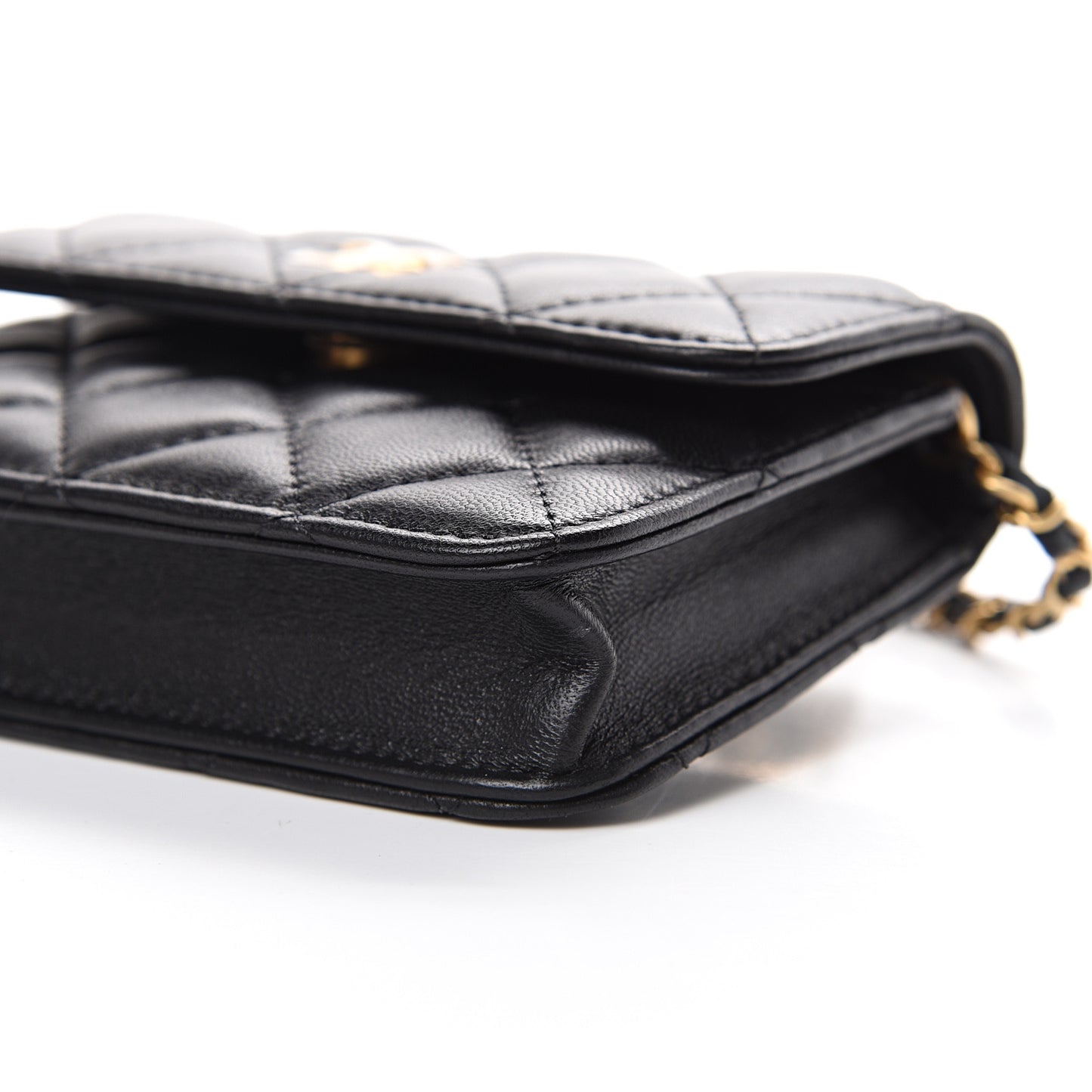 Lambskin Quilted Pearl Crush Clutch With Chain Black